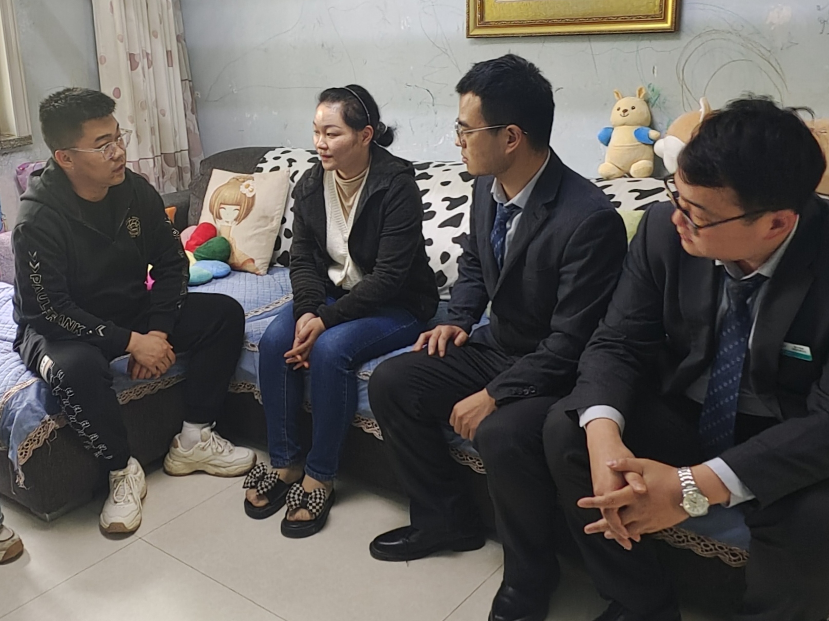 开展认亲走访慰问活动现场 (2).jpg